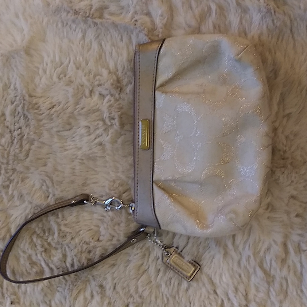 EUC. Coach wristlet.